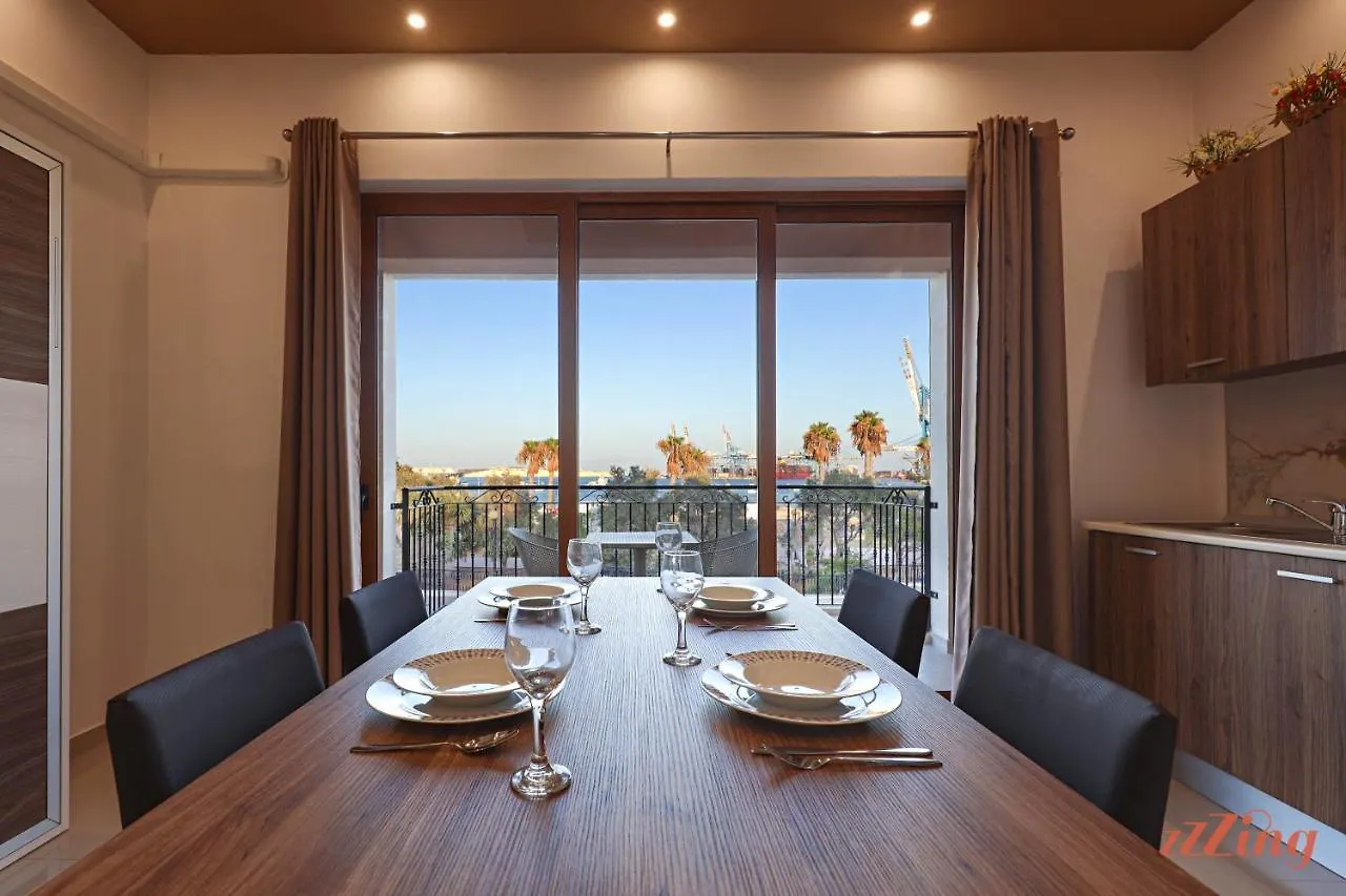 Luxurious Duplex Seafront Apt W Amazing Sea Views Birzebbuga 0*,  Malta